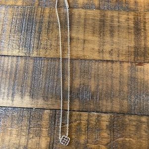 Gold kendra scott necklace